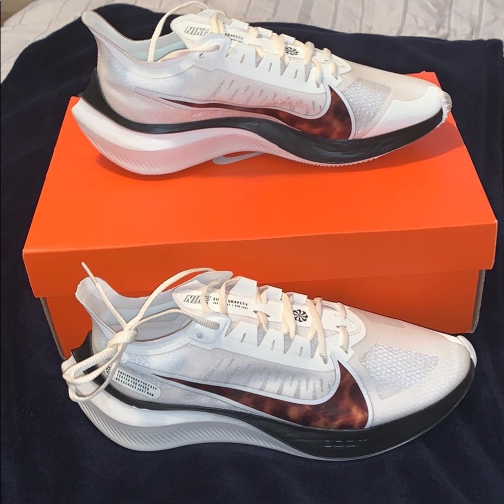 Wmns Nike Zoom Gravity